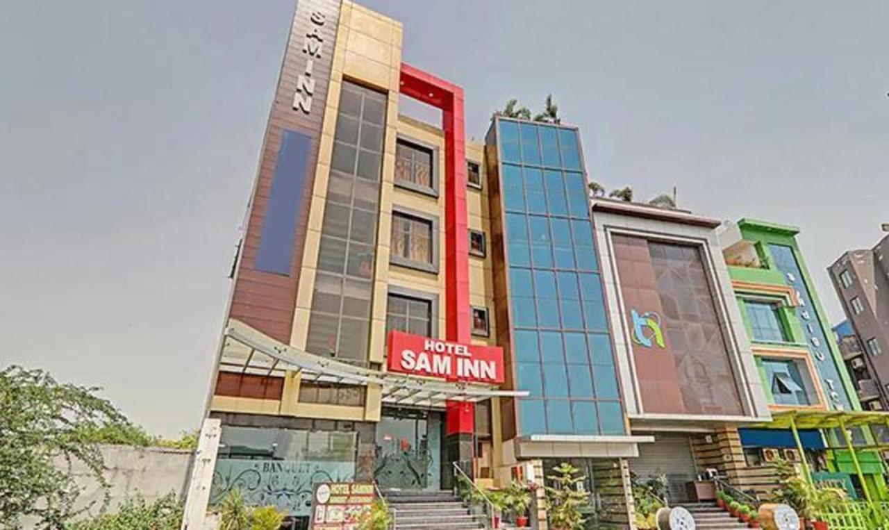 Fabhotel Sam 3*